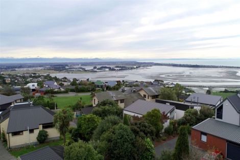 Photo of property in 3 Drayton Drive, Mount Pleasant, Christchurch, 8081