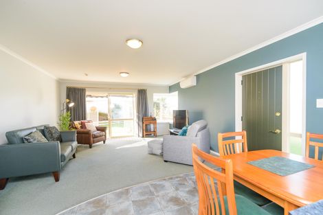 Photo of property in 9 Foxtail Fern, Kelvin Grove, Palmerston North, 4414