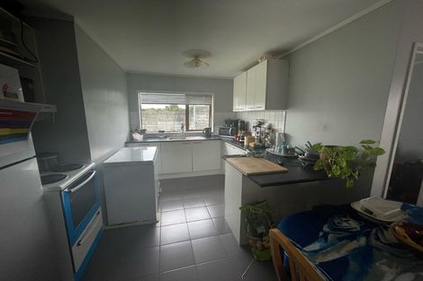 Photo of property in 2/21 Solveig Place, Randwick Park, Auckland, 2105