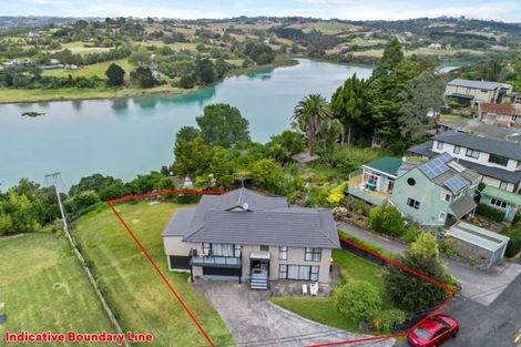 Photo of property in 39 Pohutukawa Avenue, Shelly Park, Auckland, 2014