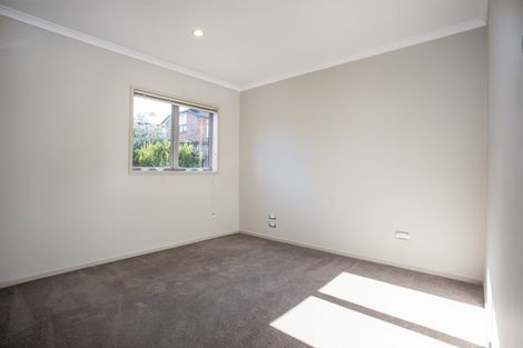 Photo of property in 12 Horizon View Road, Oteha, Auckland, 0632