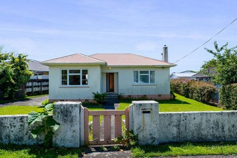 Photo of property in 7 Tarahua Road, Vogeltown, New Plymouth, 4310