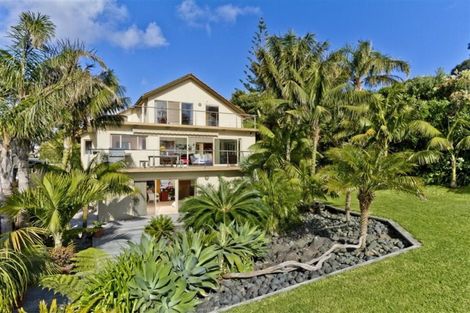 Photo of property in 70 Cliff Road, Torbay, Auckland, 0630
