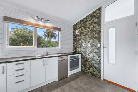 Photo of property in 37 Kent Street, Levin, 5510