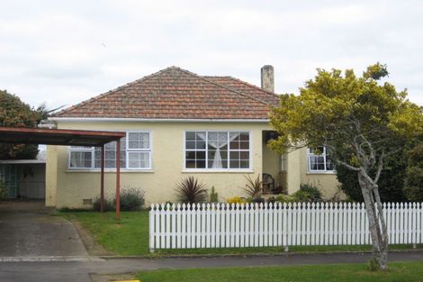 Photo of property in 52 Wrantage Street, Westown, New Plymouth, 4310