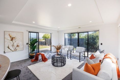 Photo of property in 69 Royal Oak Drive, Kelvin Grove, Palmerston North, 4414