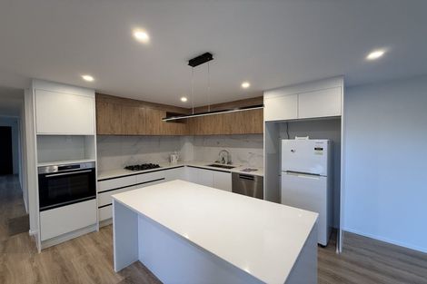 Photo of property in 51c West Harbour Drive, West Harbour, Auckland, 0618