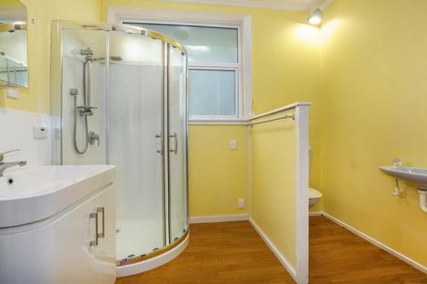 Photo of property in 53a Bayview Road, Paremata, Porirua, 5024