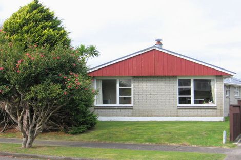 Photo of property in 6 Erin Street, Hokowhitu, Palmerston North, 4410