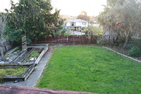 Photo of property in 165 Edmonton Road, Te Atatu South, Auckland, 0610