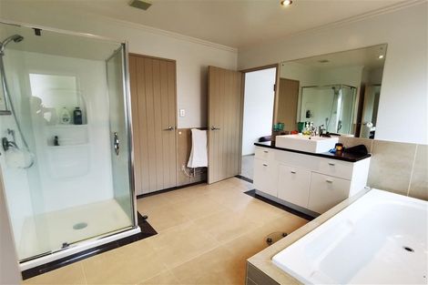 Photo of property in 51 Bronwylian Drive, Flat Bush, Auckland, 2016