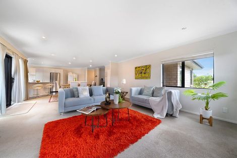 Photo of property in 5 Mcwhirters Farm Lane, Massey, Auckland, 0614