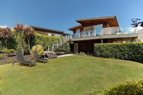 Photo of property in 17 Poplar Drive, Kelvin Heights, Queenstown, 9300