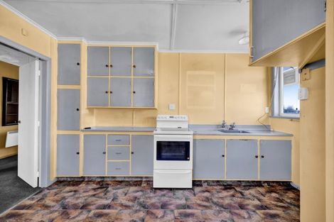 Photo of property in 10 Iredale Road, Hawera, 4610