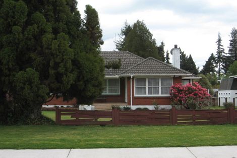 Photo of property in 37 Martin Street, Utuhina, Rotorua, 3015