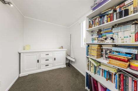 Photo of property in 2 Manse Road, Pahurehure, Papakura, 2113