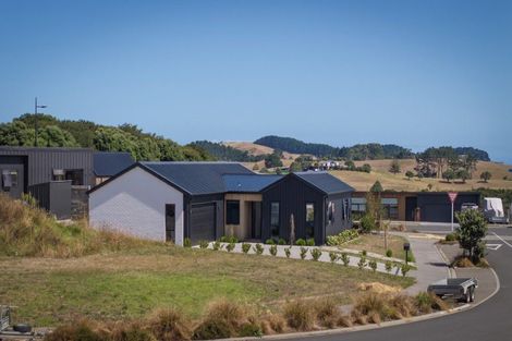 Photo of property in 2 Tunarau Street, Raglan, 3225