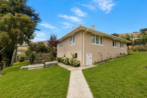 Photo of property in 83 Port Hills Road, Heathcote Valley, Christchurch, 8022