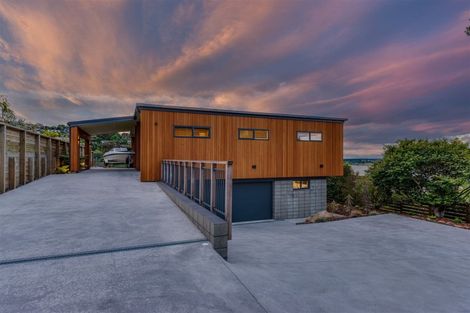 Photo of property in 10 Maffeys Road, Mount Pleasant, Christchurch, 8081