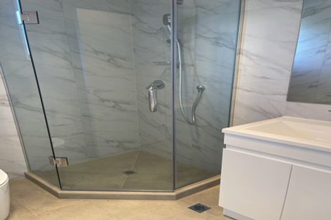 Photo of property in 4/62 Highland Drive, Highland Park, Auckland, 2010