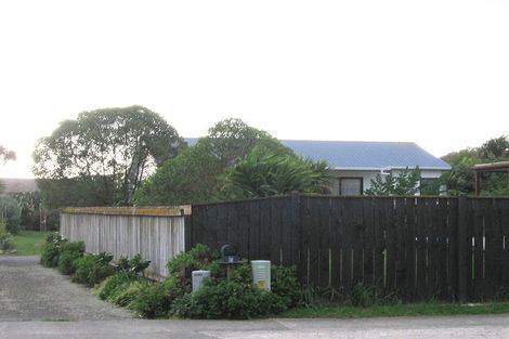 Photo of property in 93 Queens Road, Waikanae Beach, Waikanae, 5036