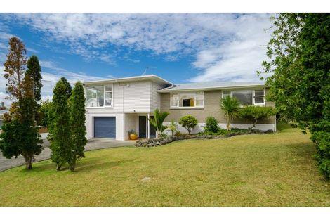 Photo of property in 11 Divich Avenue, Te Atatu South, Auckland, 0610