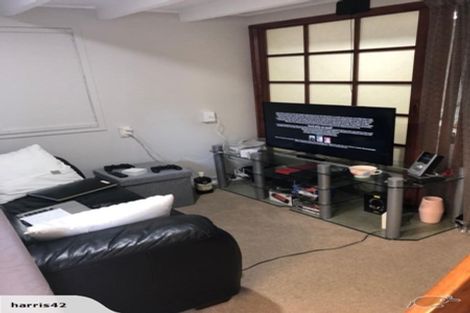 Photo of property in 2/1255 Dominion Extension, Mount Roskill, Auckland, 1041