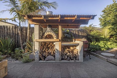 Photo of property in 92 Myres Street, Otumoetai, Tauranga, 3110