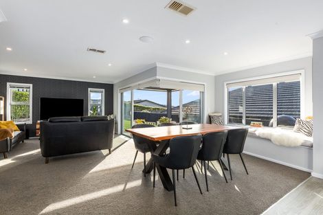Photo of property in 10 Margaret Shields Avenue, Aotea, Porirua, 5024