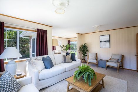 Photo of property in 7 Boulevard Drive, Merrilands, New Plymouth, 4312