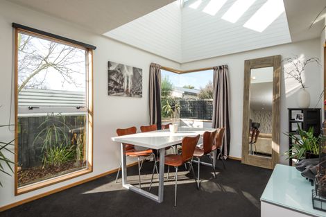 Photo of property in 1a Dulles Place, Papanui, Christchurch, 8053