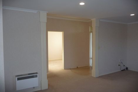 Photo of property in 4 Ballyroney Place, East Tamaki, Auckland, 2013