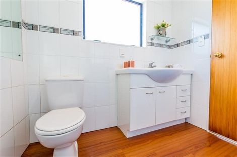 Photo of property in 2/6 Honeysuckle Lane, Mairangi Bay, Auckland, 0630