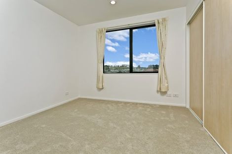 Photo of property in Apollo Apartments, 307/46 Rosedale Road, Rosedale, Auckland, 0632