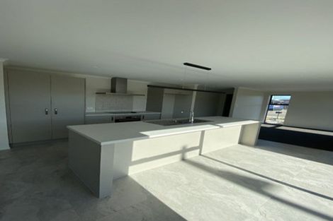 Photo of property in 18 Hammick Crescent, Pyes Pa, 3112