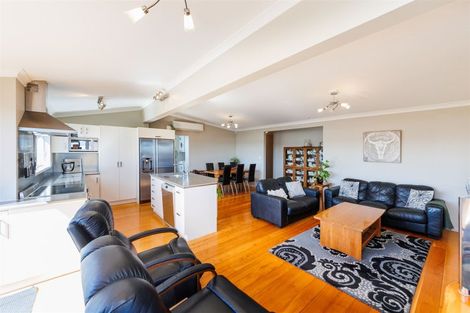 Photo of property in 45 Shortt Street, Foxton Beach, Foxton, 4815