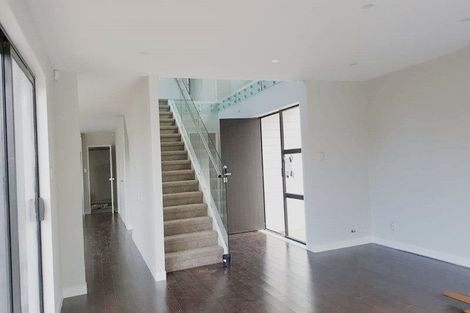 Photo of property in 16 Takutai Avenue, Bucklands Beach, Auckland, 2012