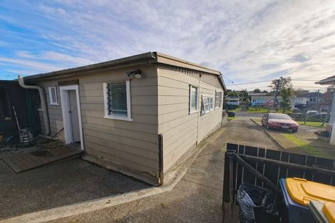 Photo of property in 36 Kamara Road, Glen Eden, Auckland, 0602