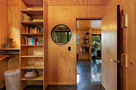 Photo of property in 15 Somerset Street, Kingston, Athol, 9793