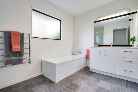 Photo of property in 36 Durham Drive, Havelock North, 4130