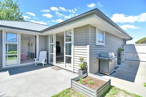 Photo of property in 9a Sylvia Street, Parklands, Christchurch, 8083