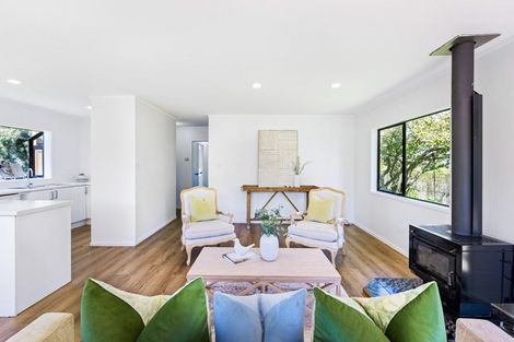 Photo of property in 45 Darren Crescent, Half Moon Bay, Auckland, 2012