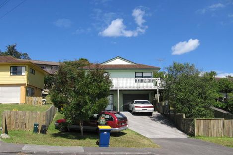 Photo of property in 25 Santiago Crescent, Unsworth Heights, Auckland, 0632