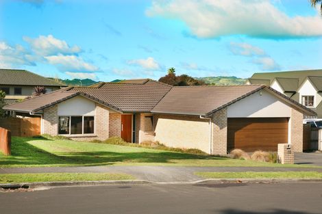 Photo of property in 10 Parkhaven Drive, Rosehill, Papakura, 2113