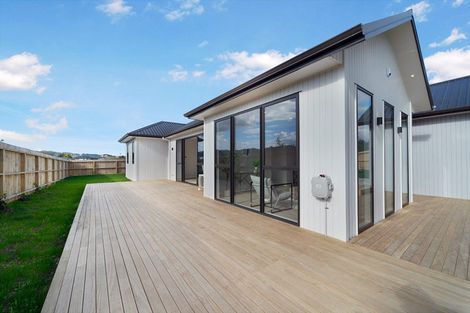 Photo of property in 41 Mcindoe Road, Kumeu, 0810