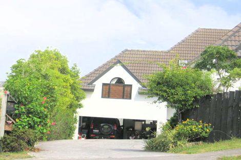 Photo of property in 1/5 Arirang Rise, Pinehill, Auckland, 0632