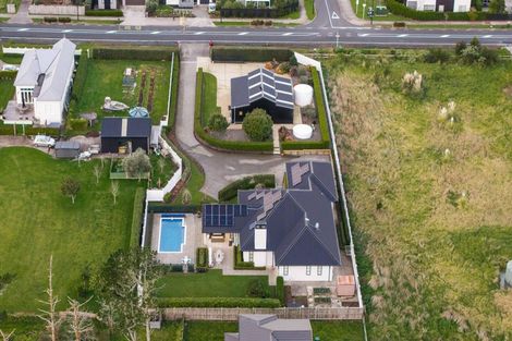 Photo of property in 80 Station Road, Kumeu, 0891