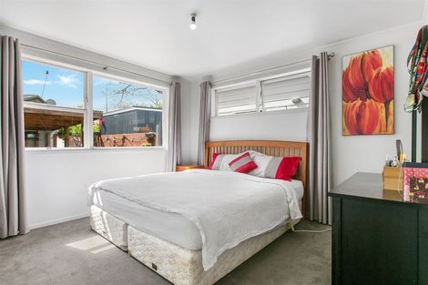 Photo of property in 87 Oreil Avenue, West Harbour, Auckland, 0618