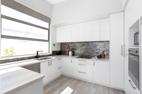 Photo of property in 14 Hugo Way, Papamoa Beach, Papamoa, 3118