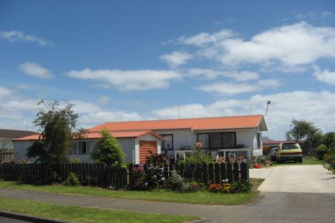 Photo of property in 41 Dungarvon Place, Clendon Park, Auckland, 2103